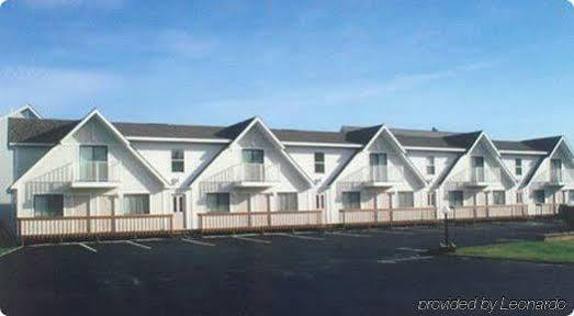 Bridgeview Motel Mackinaw City Exterior photo